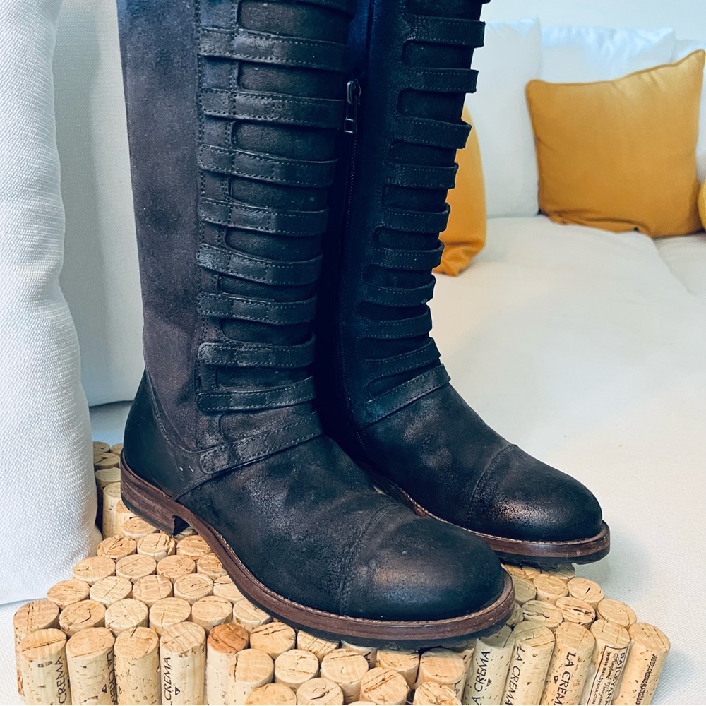 Black Forest knee hi Boots - Picture 7 of 15